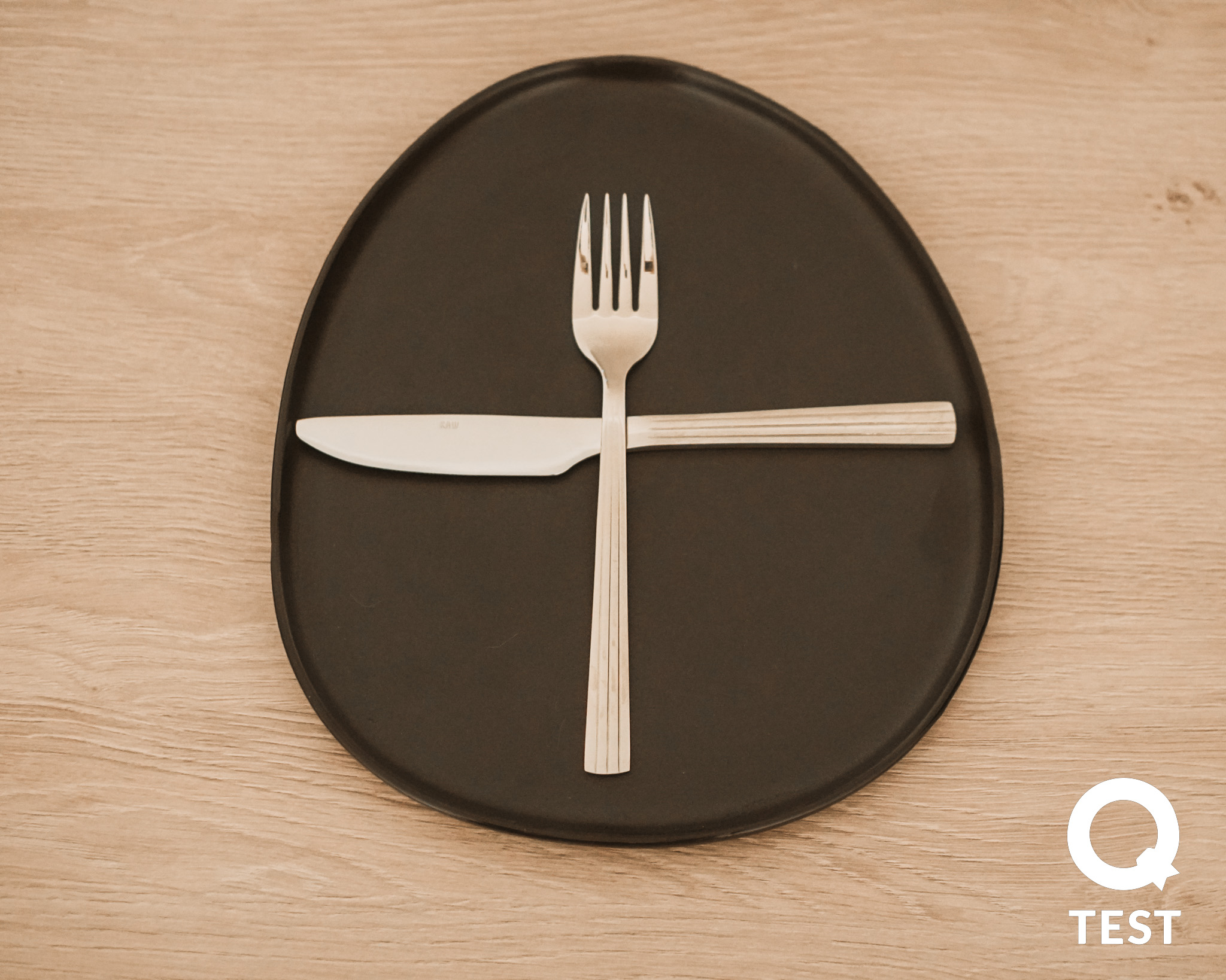 Złote sztućce Aida RAW Manteco Design